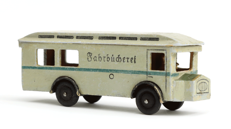 Miniatur eines Busses mit der Aufschrift "Fahrbücherei"