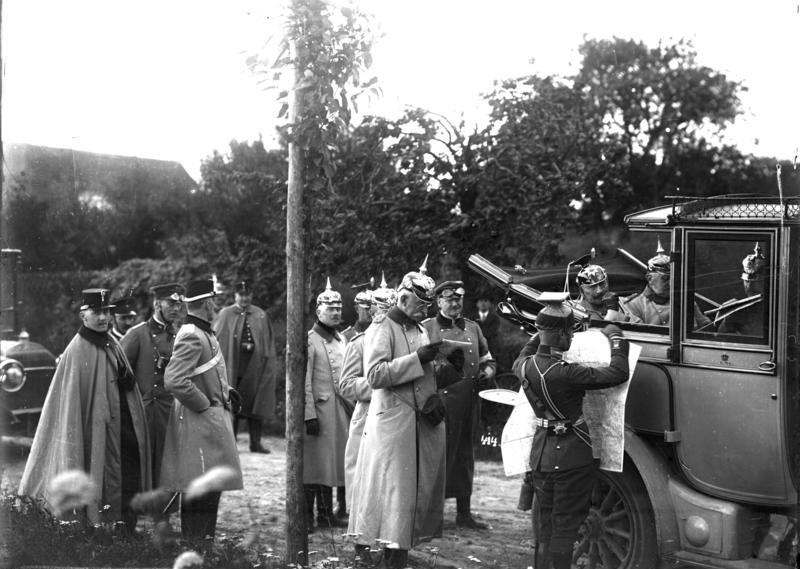 Bundesarchiv_Bild_136-C0072,_Sachsen,_Manöver,_Kaiser_Wilhelm_II