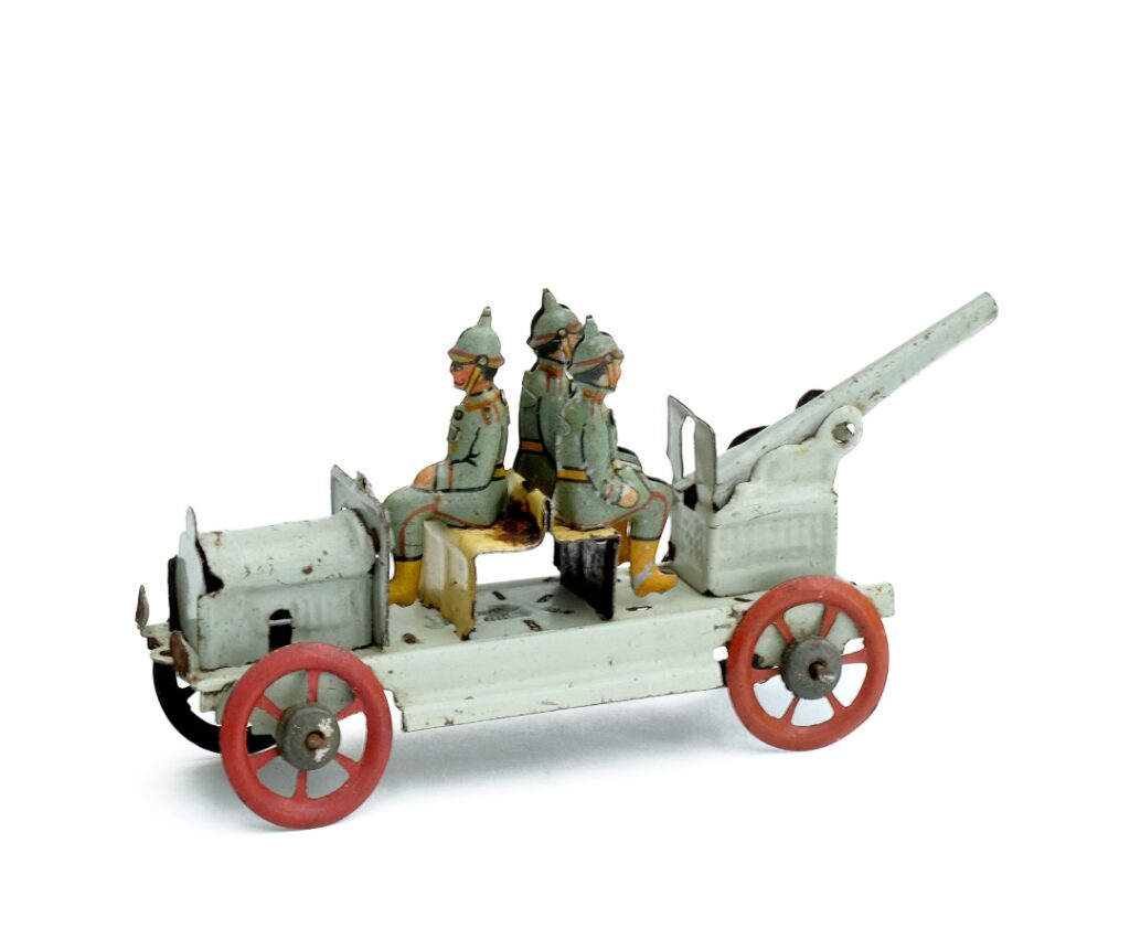 Kriegsspielzeug_06